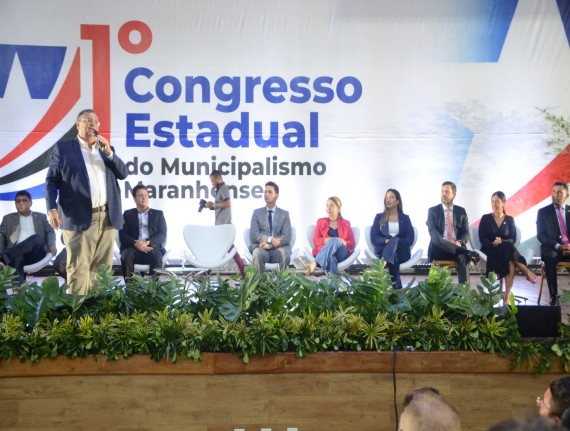 Pauta municipalista: Ministro Flávio Dino debate Pacto Federativo em Congresso realizado pela Famem