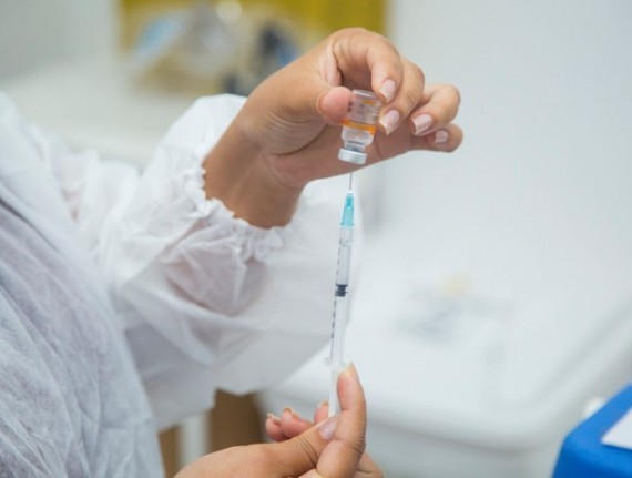 Prefeitura de Timon aplica 1ª, 2ª dose e reforço da vacina contra Covid-19; veja pontos