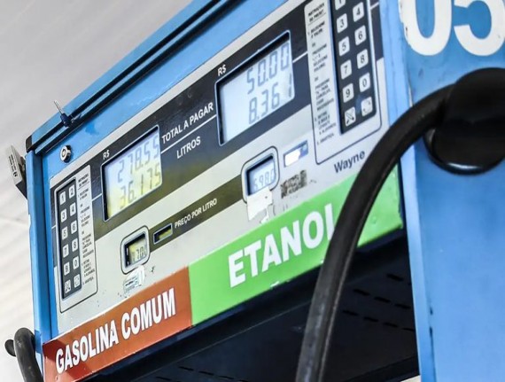 Gasolina com 32% de etanol passa a valer neste sábado (1º)