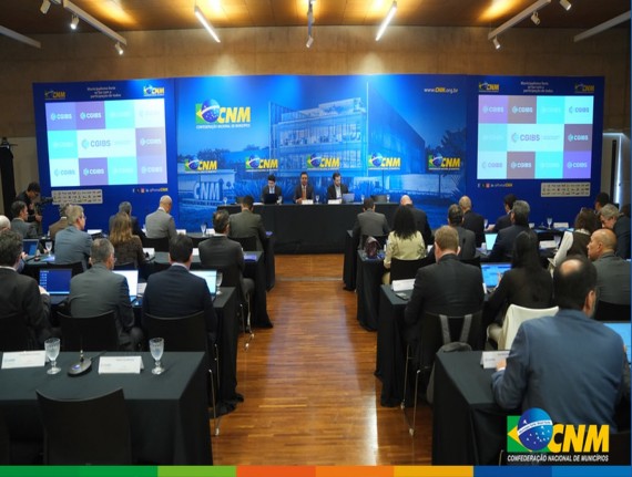 CNM recebe reunião do CGIBS e representante dos Municípios é empossado como diretor-executivo