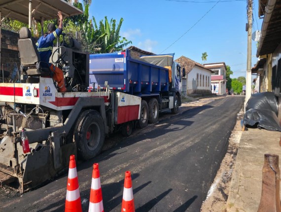 Obras de pavimentação asfáltica avançam em Cururupu