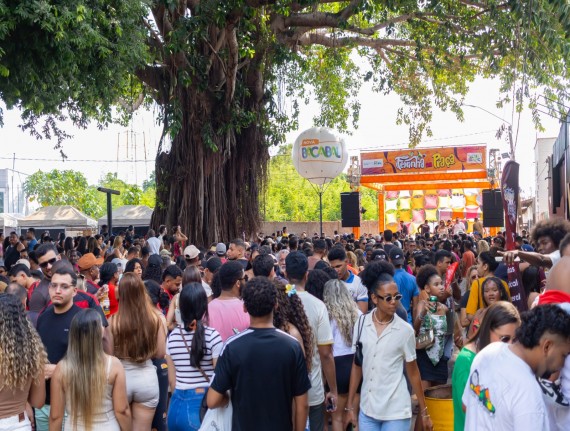 Primeira edição da “Feirinha na Praça” movimenta Bacabal com música, cultura e gastronomia