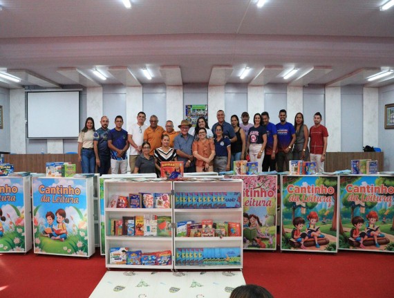 Prefeitura de Centro do Guilherme realizou a cerimônia de entrega dos Cantinhos da Leitura