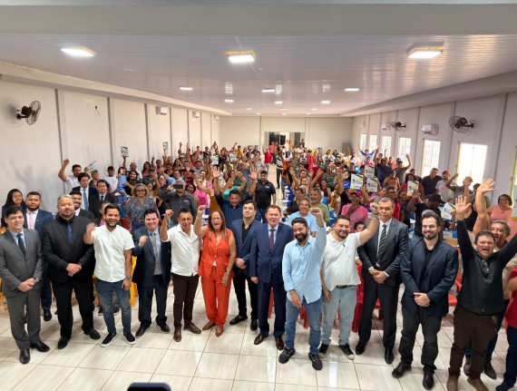 Peritoró realiza sonho de famílias com entrega de 109 títulos de propriedade pelo programa “A Casa é Minha”; a meta é contemplar 4 mil famílias