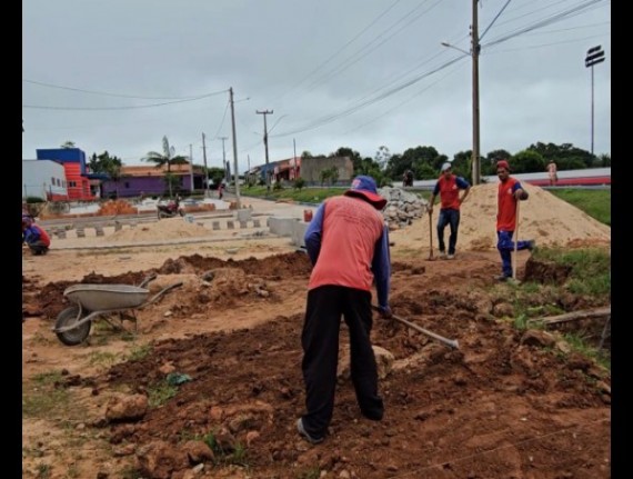 Buritirana avança na construção de praças, escolas e pavimentação em bloquetes
