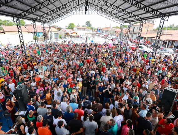 Governo do Estado entrega mil títulos de terra no município de Santa Luzia e anuncia novos investimentos