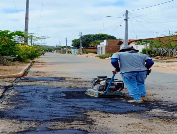 Vias de Buritirana recebem serviços de recuperação e manutenção