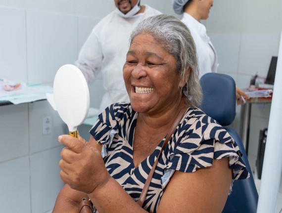 Bacabal: Prefeitura amplia acesso à saúde bucal com entrega de próteses