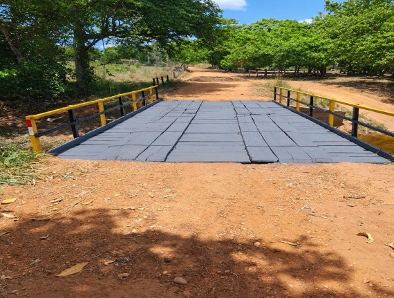 Ponte recuperada garante passagem de veículos na estrada vicinal de Ribamar Fiquene