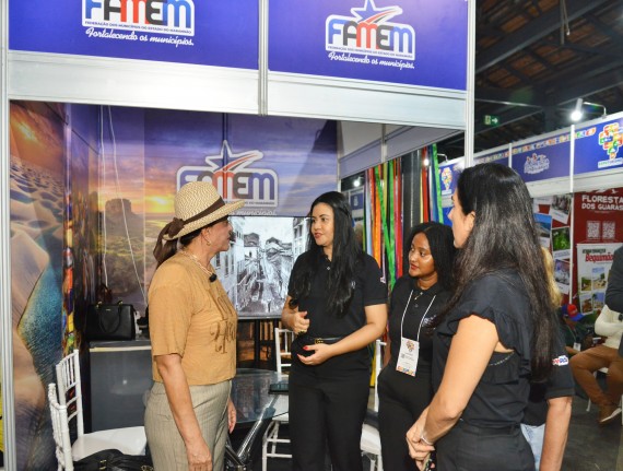 Estande da FAMEM fortalece presença dos municípios na primeira edição da Expoturismo