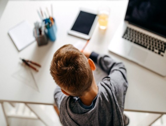 Projeto cria política nacional para levar internet de alta velocidade a todas as escolas públicas  Fonte: Agência Câmara de Notícias